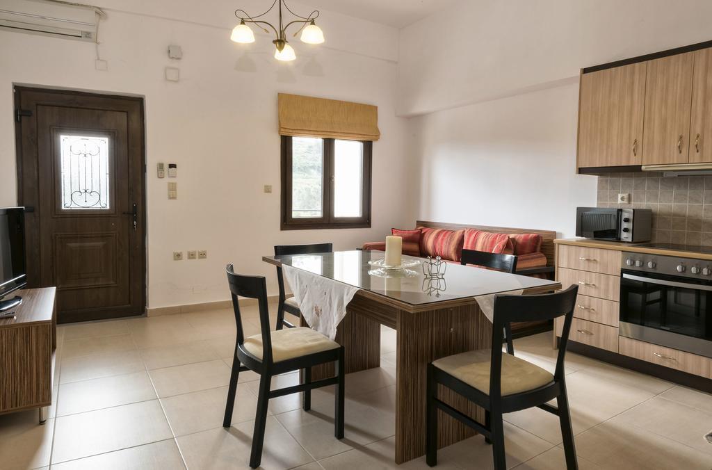 Villa Laga With Pool, 300M To Taverns, Childrens Area, Bbq! Kirianna Eksteriør bilde