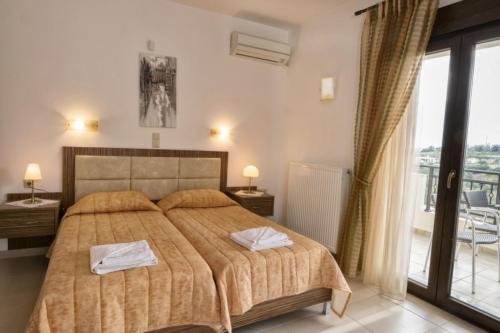 Villa Laga With Pool, 300M To Taverns, Childrens Area, Bbq! Kirianna Eksteriør bilde