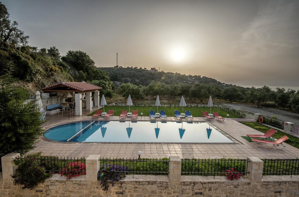 Villa Laga With Pool, 300M To Taverns, Childrens Area, Bbq! Kirianna Eksteriør bilde