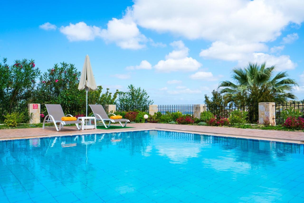 Villa Laga With Pool, 300M To Taverns, Childrens Area, Bbq! Kirianna Eksteriør bilde